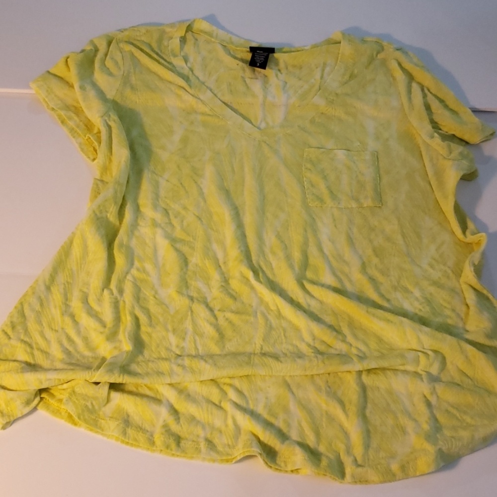 Torrid neon yellow top size 3 burnout